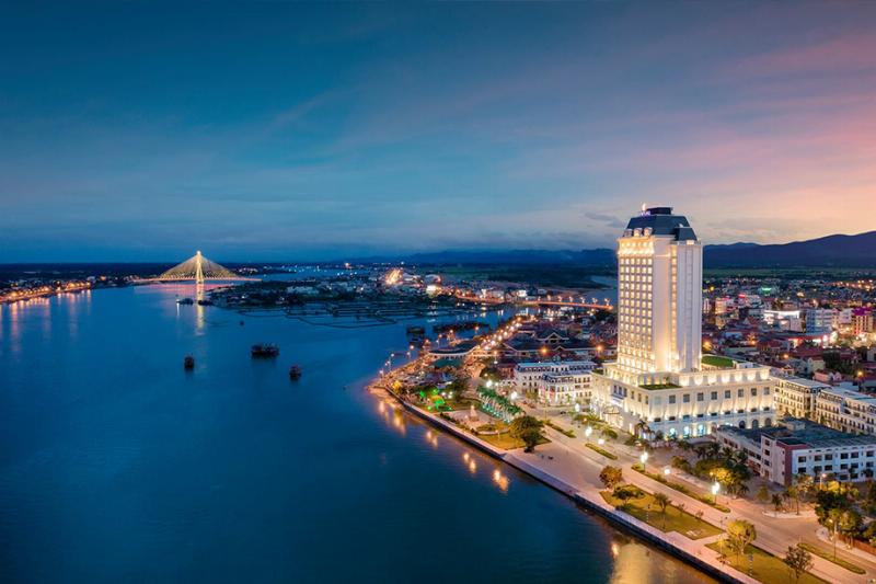 Tài nguyên biển Việt Nam dồi dào nhờ vị trí địa lý và đường bờ biển dài.