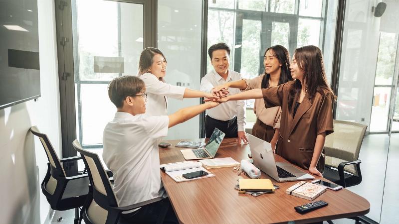 Hình ảnh biểu trưng cho vai trò của COO trong việc thúc đẩy tăng trưởng và hiệu quả bền vững cho doanh nghiệp thông qua quản lý vận hành xuất sắc