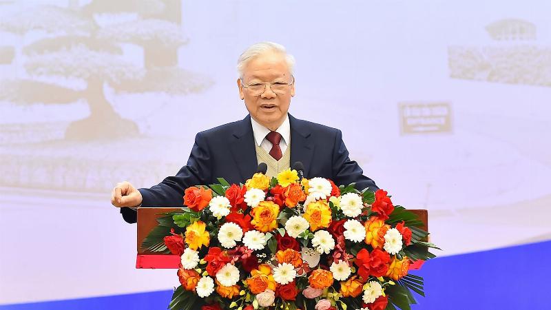 Hình ảnh biểu tượng của sự đổi mới và tăng trưởng, thể hiện việc vượt qua thách thức tiến thoái lưỡng nan.