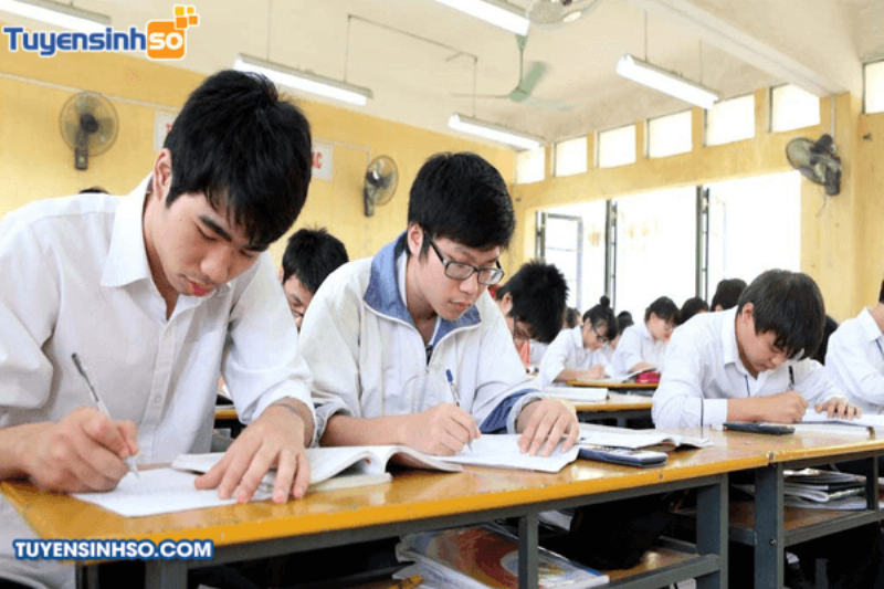 Các khối thi truyền thống A, B, C, D và tổ hợp môn xét tuyển đại học tại Việt Nam