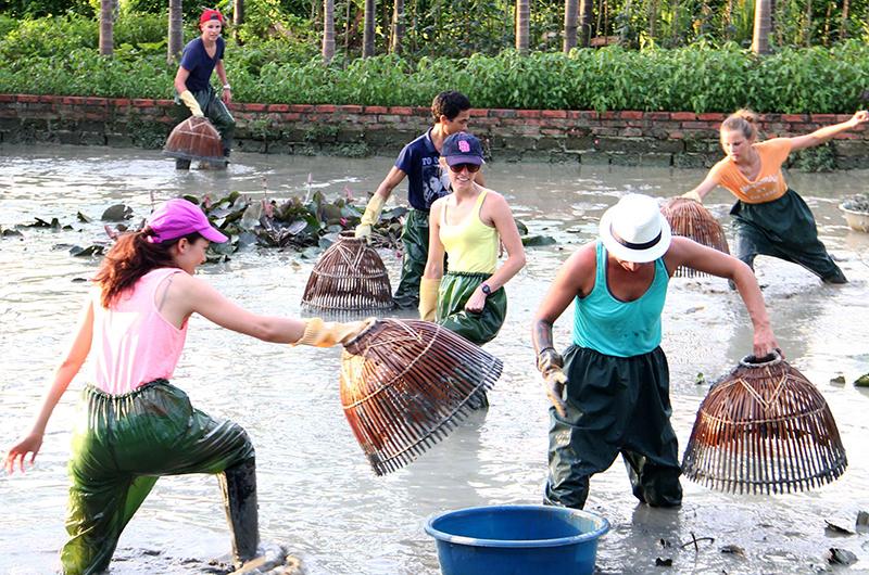 Hinh minh hoa lien he ban than voi phat trien ben vung doanh nghiep cong dong