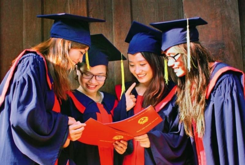 Vai trò của ngành sư phạm và các trường đào tạo ở miền Nam trong sự phát triển xã hội
